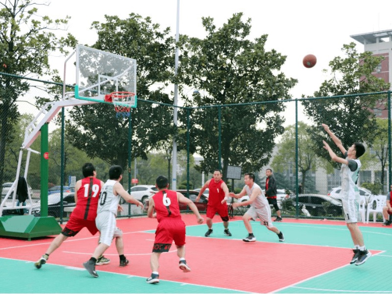 XMBAG a organisé avec succès le troisième match de basket masculin
